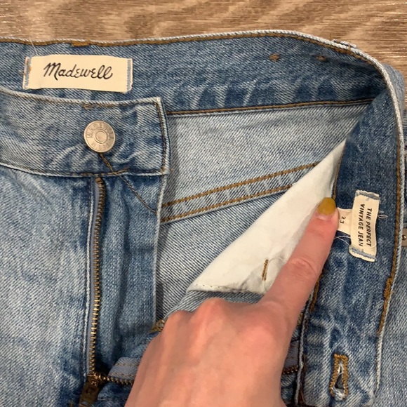 EUC Madewell • The Perfect Vintage Jean - Picture 4 of 4